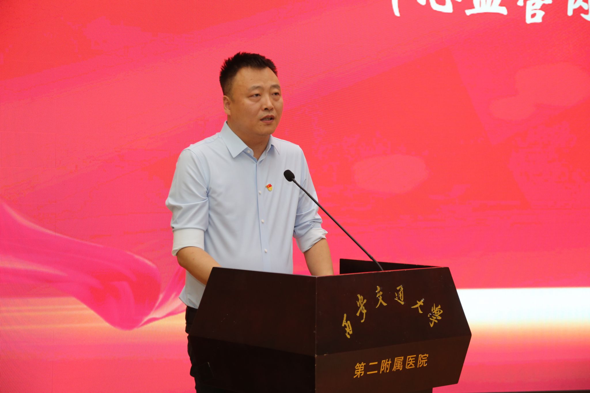邓捷.JPG