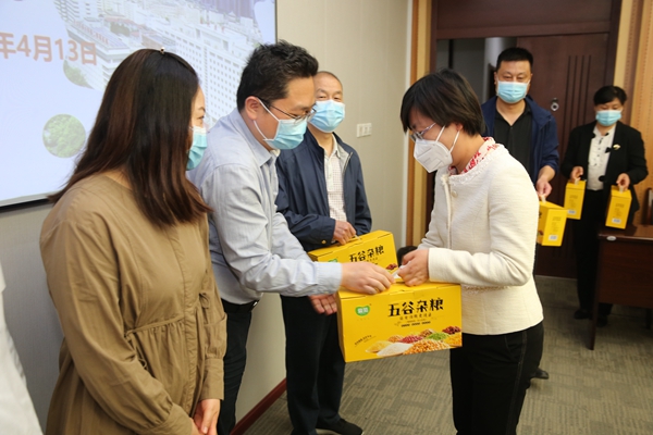 AK7R9049_副本.jpg AK7R9049_副本.jpg