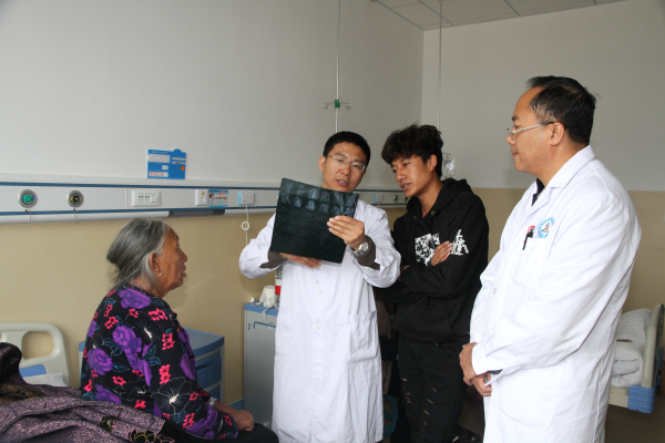 13樊立宏副教授.jpg 13樊立宏副教授.jpg