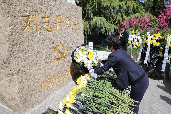 AK7R8943_副本.jpg AK7R8943_副本.jpg