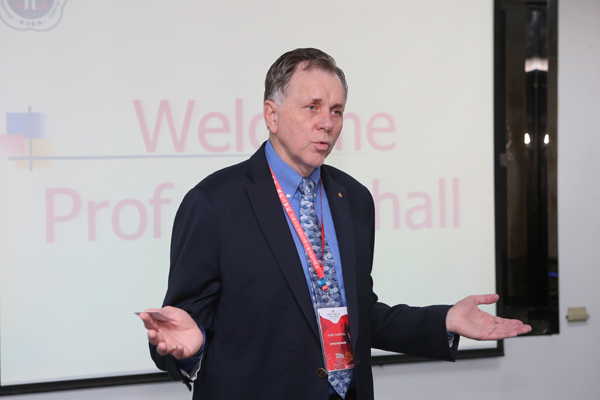 C:\Documents and Settings\Administrator\桌面\诺贝尔获奖教授来院交流照片\AK7R4657.JPG