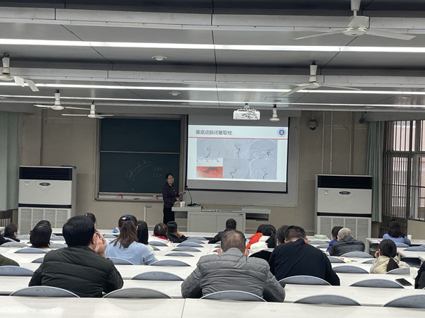 讲座照片2_副本.jpg 讲座照片2_副本.jpg