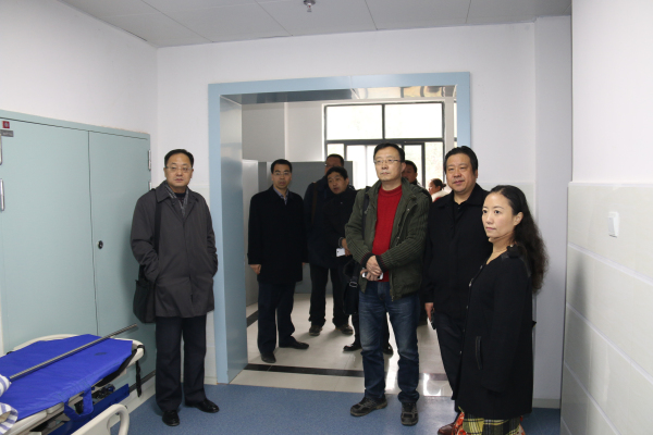 参观病房.jpg