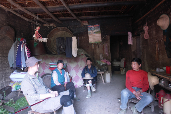 3家访农户.JPG