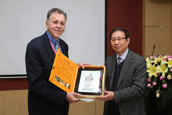 C:\Documents and Settings\Administrator\桌面\诺贝尔获奖教授来院交流照片\AK7R4749.JPG