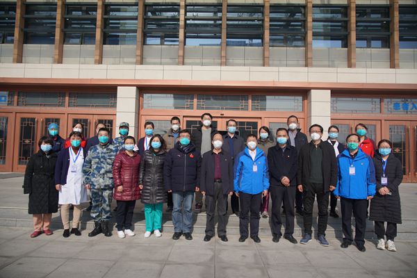 与市人民医院管理团队合影_副本.jpg 与市人民医院管理团队合影_副本.jpg