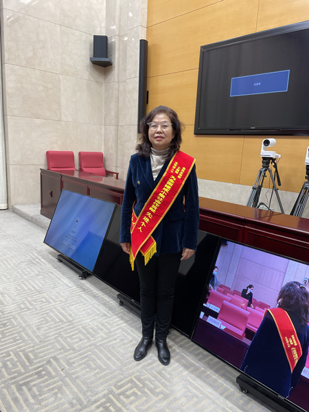 杨惠云_副本.jpg 杨惠云_副本.jpg