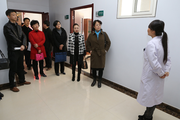 C:\Documents and Settings\Administrator\桌面\省政府小区诊所保健现场会\AK7R4206.JPG