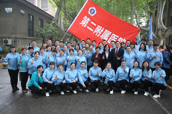 合影1_副本.jpg 合影1_副本.jpg