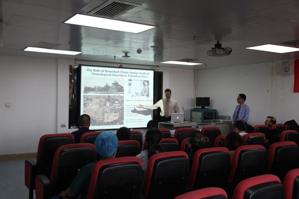 图6. Shaun Gruenbaum教授进行“支链氨基酸在神经系统疾病中的作用：朋友还是敌人”.jpg