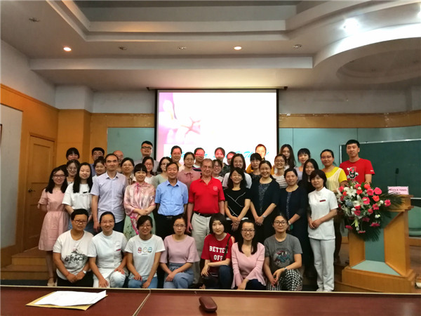 合影.jpg 合影.jpg