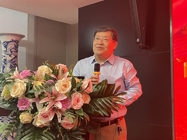 葛移繁主任_副本.jpg 葛移繁主任_副本.jpg