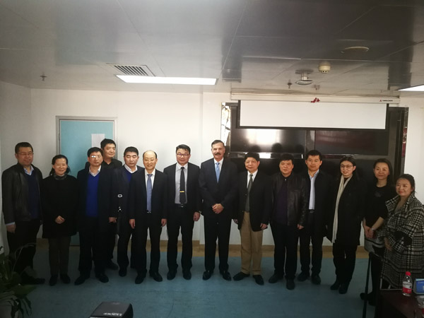 与会专家和讲者合影.jpg 与会专家和讲者合影.jpg