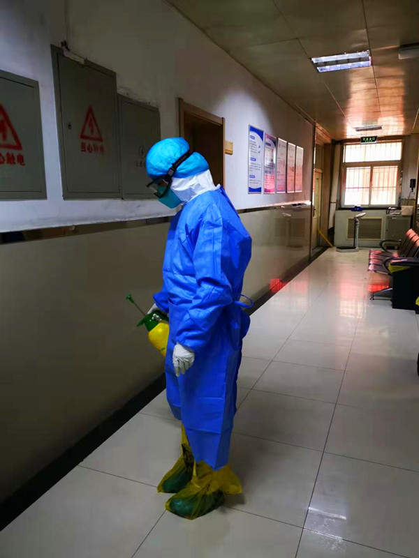 张洁3_副本.jpg 张洁3_副本.jpg