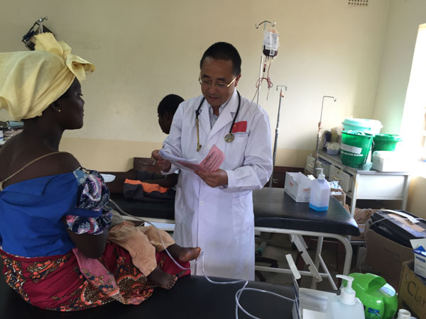 在儿科病房工作.JPG 在儿科病房工作.JPG