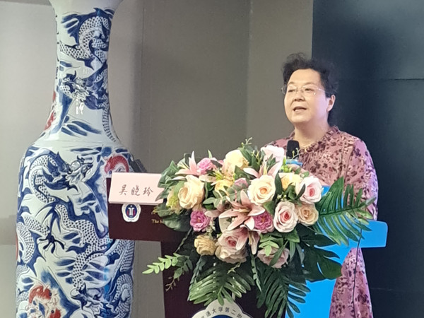 吴晓玲护士长_副本.jpg 吴晓玲护士长_副本.jpg