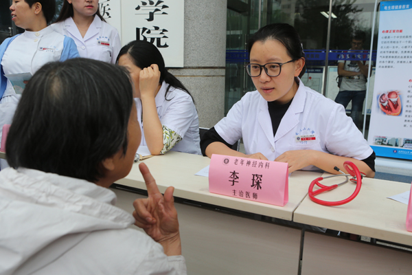 AK7R1252.JPG AK7R1252.JPG