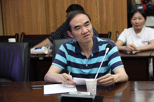 夏育民主任主持_副本_副本_副本.jpg 夏育民主任主持_副本_副本_副本.jpg