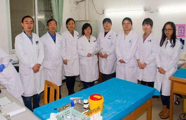 皮肤科结业学员合影_副本.jpg 皮肤科结业学员合影_副本.jpg