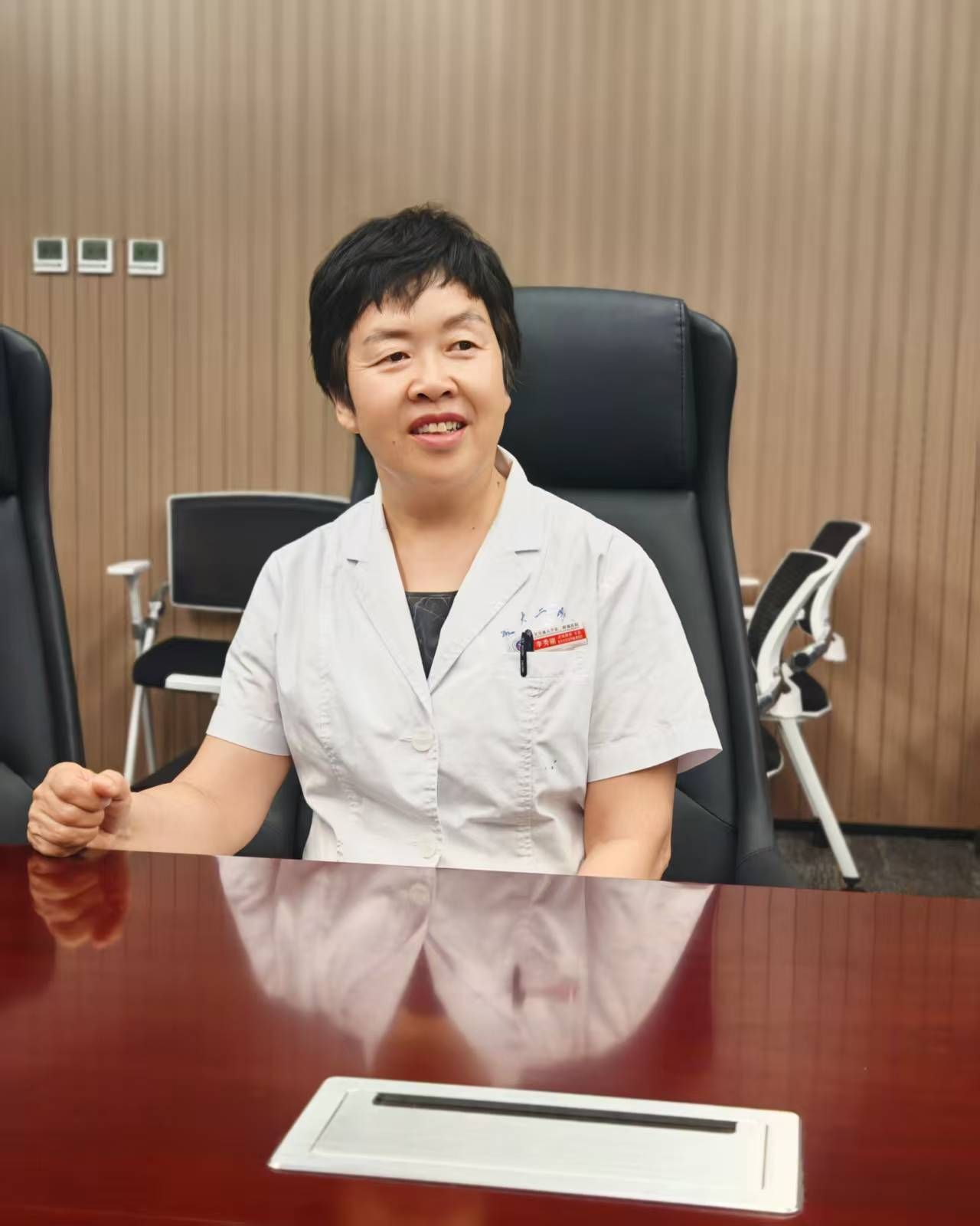 李.jpg