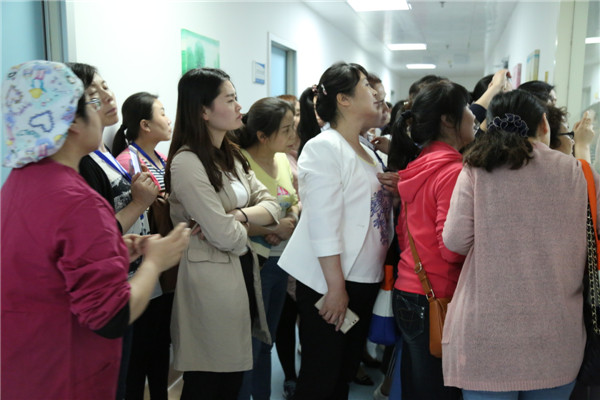 照片17现场参观.JPG 照片17现场参观.JPG