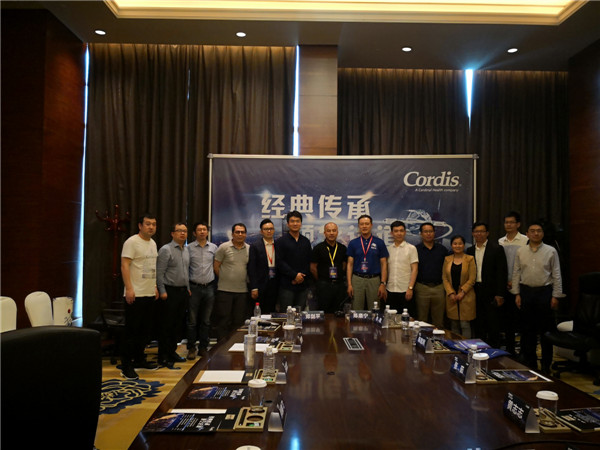 C:\Documents and Settings\Administrator\桌面\神内参加西部介入会报道\神内参加西部介入会报道\3.张茹副教授点评青年医师讲座.JPG