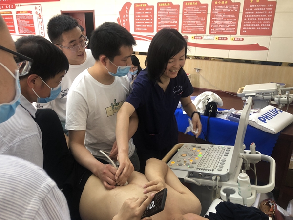 急诊科报道mmexport1621905071504_副本.jpg 急诊科报道mmexport1621905071504_副本.jpg