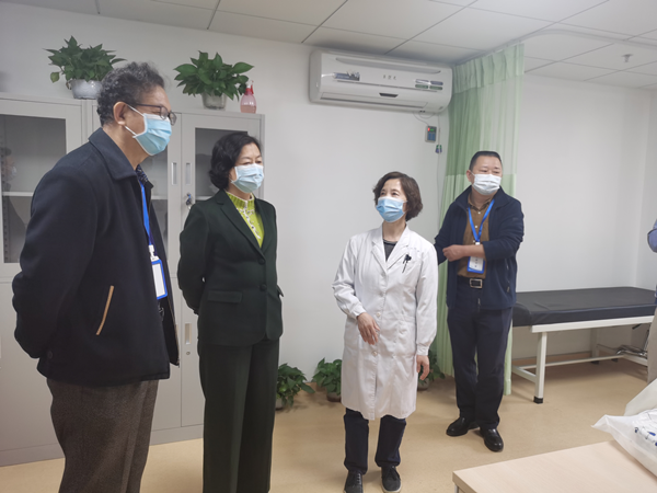 专家组参观癫痫门诊_副本.png 专家组参观癫痫门诊_副本.png