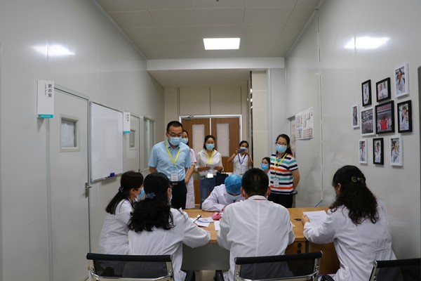 检验医学科考场2_副本.jpg 检验医学科考场2_副本.jpg