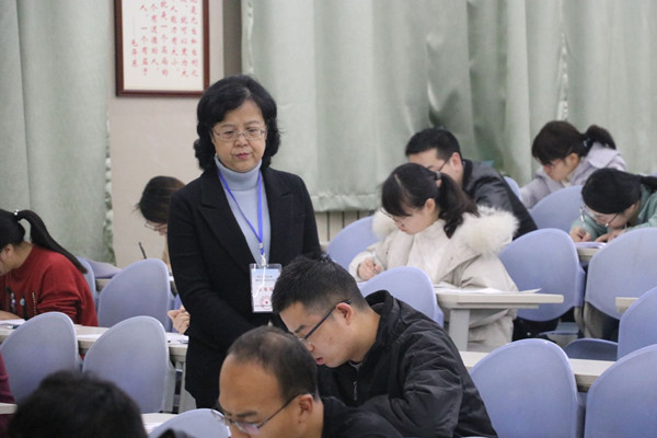 刘原副院长巡考_副本.jpg 刘原副院长巡考_副本.jpg