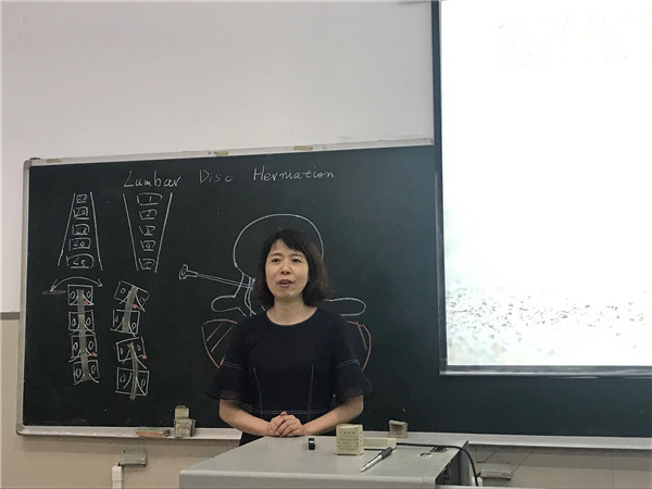 7-社区教师代表感言.jpg 7-社区教师代表感言.jpg