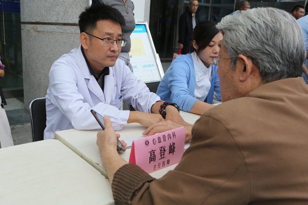 AK7R1251.JPG AK7R1251.JPG