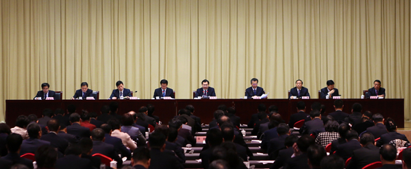 省、市领导出席表彰会.jpg 省、市领导出席表彰会.jpg