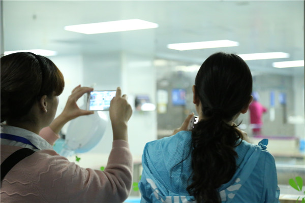 照片18现场参观.JPG 照片18现场参观.JPG